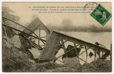 Rupture d'un pont - un train de voyageurs précipité dans la rivière "Le Thouet" - les restes du pont métallique où s'est produit la catastrophe.