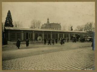 Participation des établissements Schneider et de leurs principales filiales à la foire de Lyon, mars 1919.